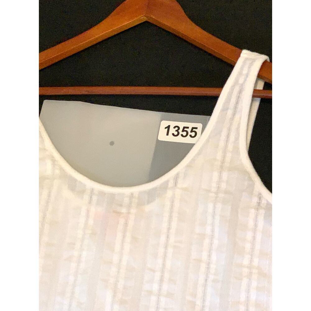 Victorias Secret Womens Top White Sz Large Delicate Tank Style 5” Bottom Ruffle - Picture 10 of 10